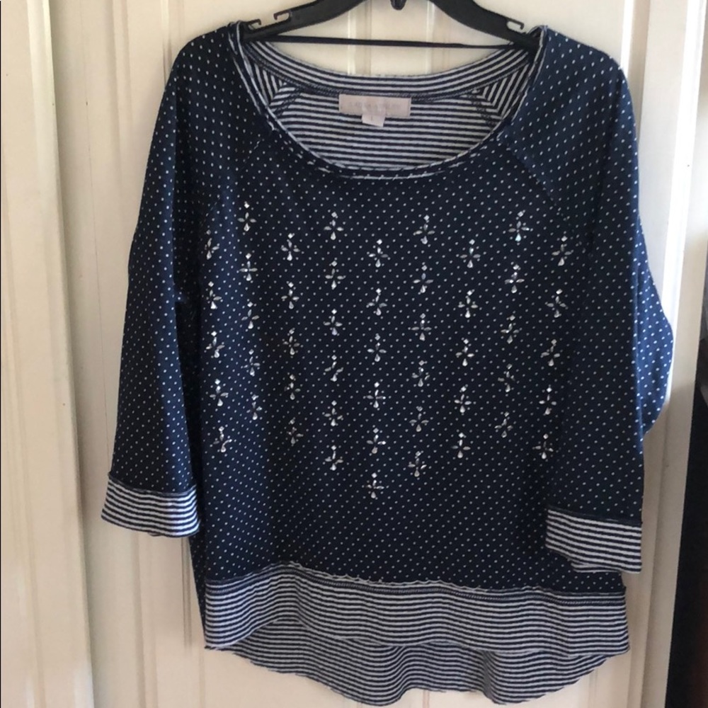 Navy/white hi-low knit top   Size Large